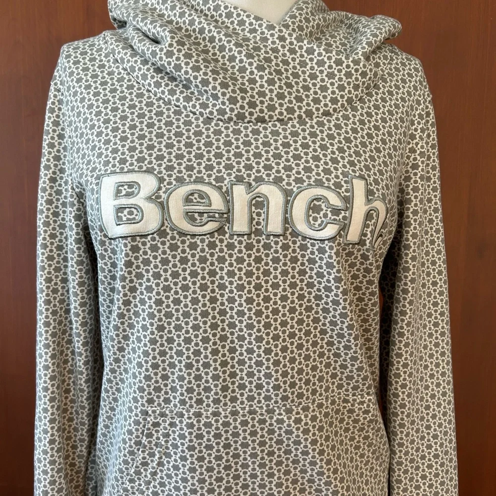 Bench patterned hoodie - Picture 3 of 4